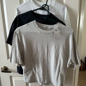 Essential Short-Sleeve Wedge Tee Set of 3 Black, Gray, & White